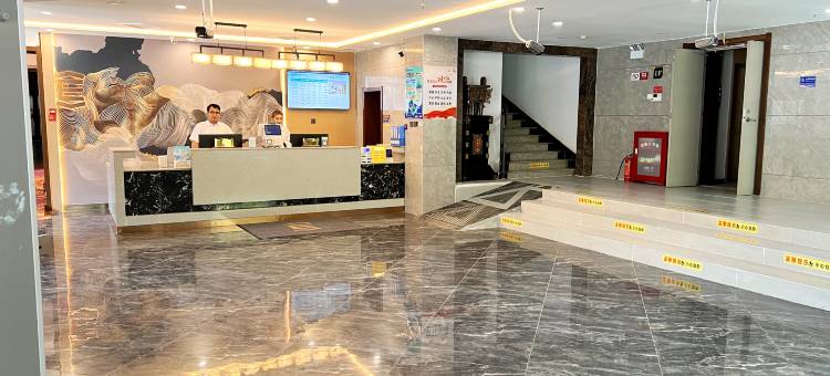 艺龙安云酒店(奎屯市火车站驿马巷餐饮旅游文化街店)图片