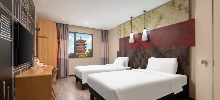 宜必思酒店(武汉司门口黄鹤楼地铁站店)图片