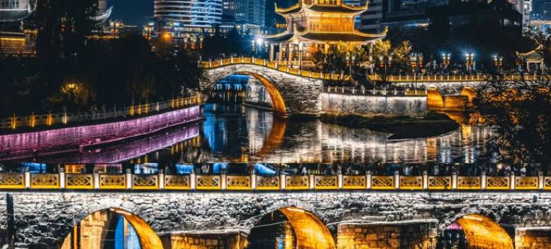 谷莫尼ROOFTOP·GARDEN花园酒店(贵阳喷水池民生路好吃街店)图片