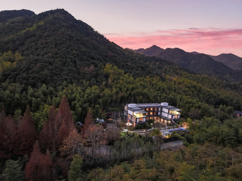 莫干山开臣璞居竹海温泉美宿