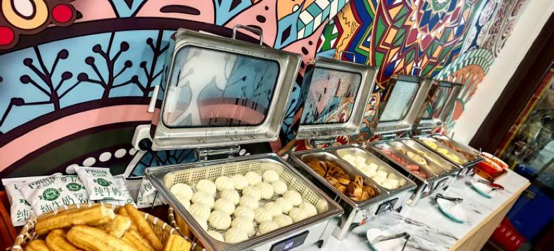 茜茜栖里民宿(赛里木湖东门游客中心店)图片