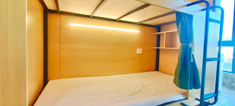 蜗牛青年旅舍(天津之眼西客站地铁站店)图片