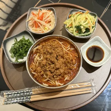 楠溪阁·Pavilion·轻奢丨中式主题美宿（大同古城华严寺店）