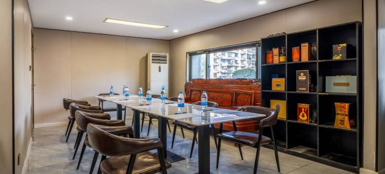时逸云菲酒店(上海五角场长海医院店)图片