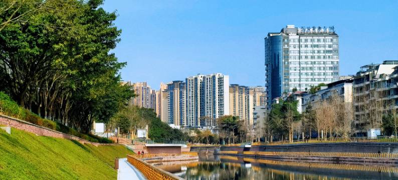 乐山广寒宫酒店(乐山高铁站嘉兴路美食街店)图片