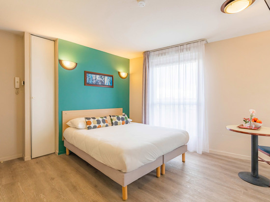 里昂维勒班经典城市公寓酒店