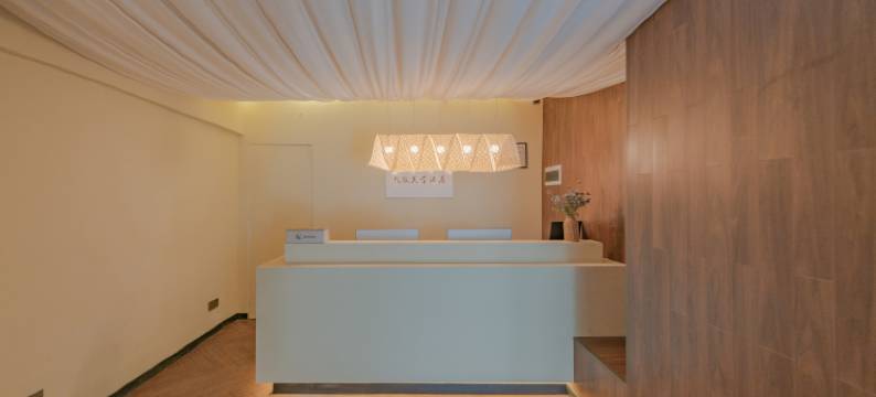 靠岸·十二清居酒店(西双版纳景洪曼城店)图片