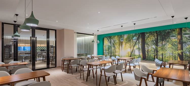 维也纳3好酒店(神农架大九湖国家湿地公园景区入口坪阡古镇店)图片