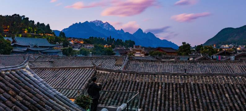 蓝栖美居设计师民宿(忠义市场木府店)图片