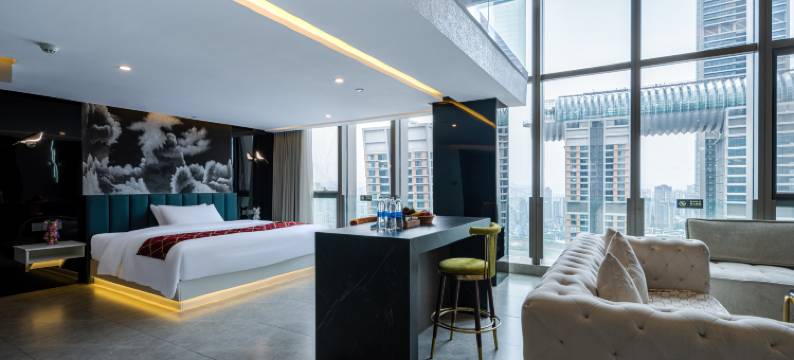 重庆天籁云端高空江景酒店(解放碑来福士广场店)图片