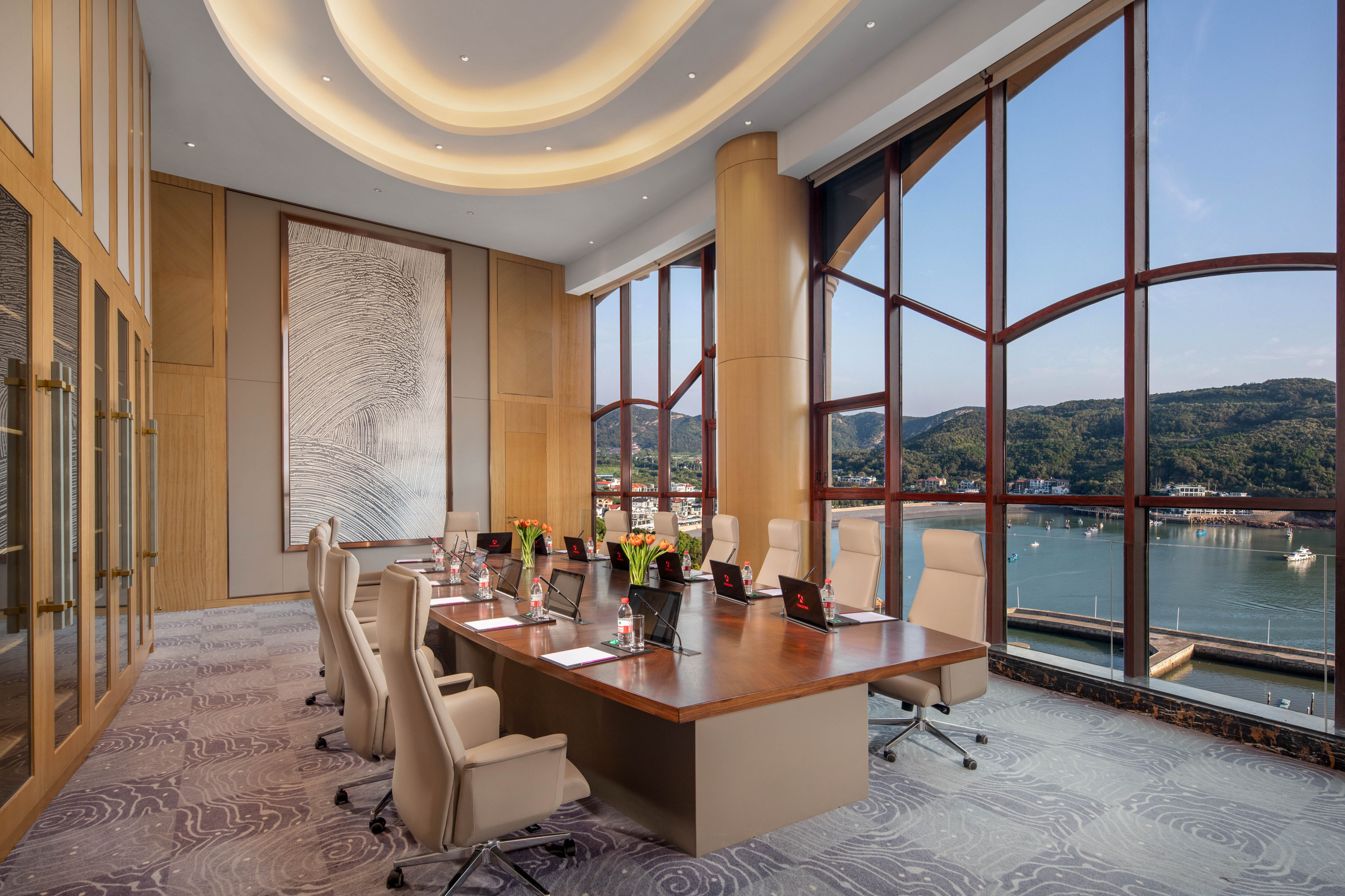 Crowne Plaza Zhoushan Seaview Over view