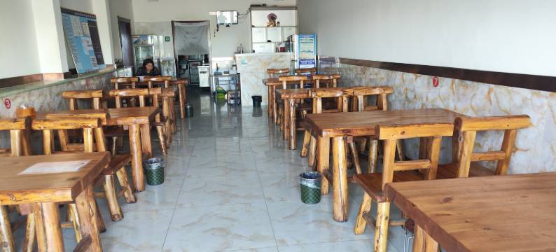 额济纳旗金色圣殿商务宾馆图片