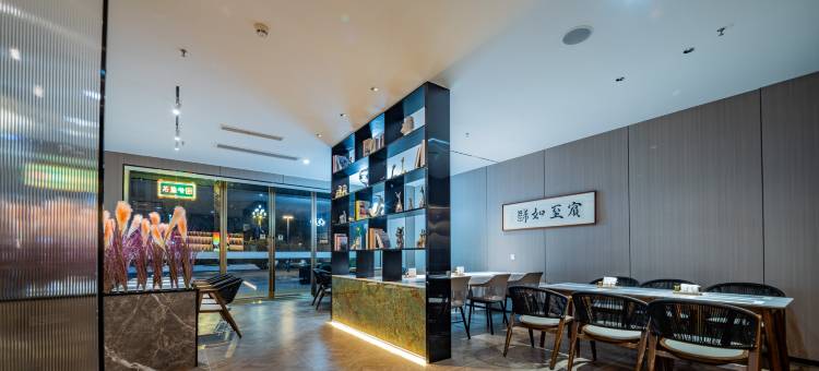 美伦上层酒店(成都大丰五粮液文化体育中心店)图片