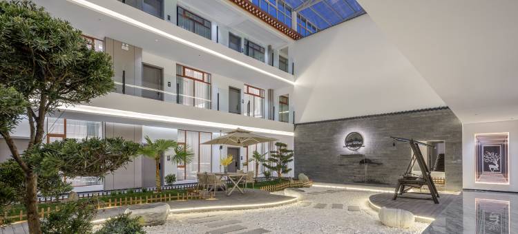 鹿鸣云居·富氧轻奢度假美宿(香格里拉独克宗古城店)图片