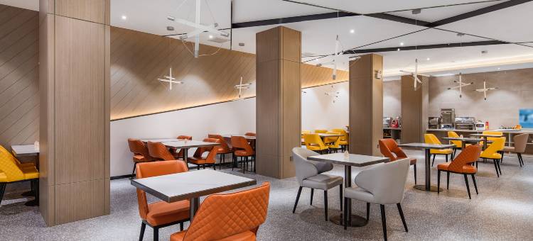 IU 酒店(瑞丽财富广场彩云城店)图片