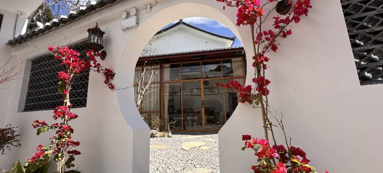 丽江恒昌宝隐陌花开雪山观景客栈(束河古镇店)图片