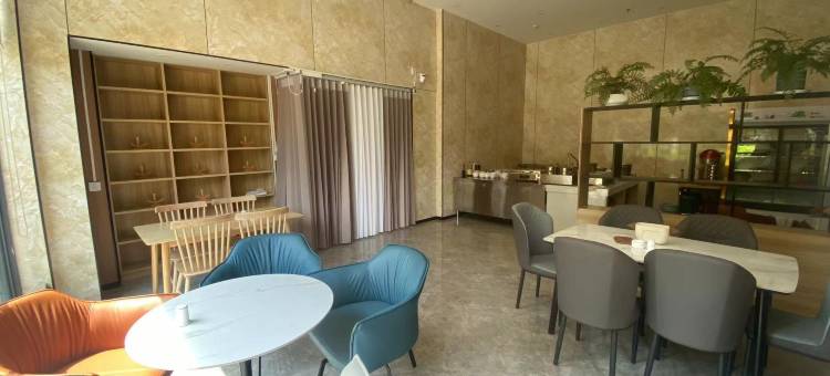 艺龙瑞云酒店(大理祥云祥城钟鼓楼店)图片