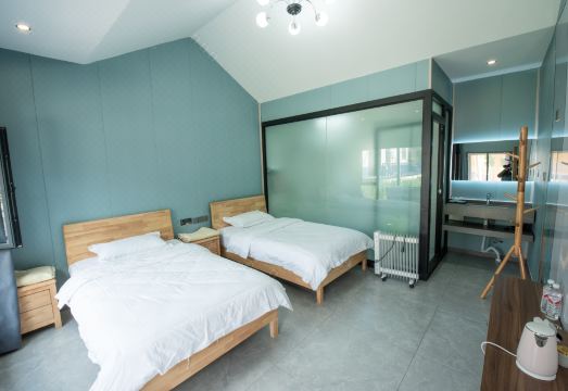 Tangbra Grassland Fangfeng Homestay Hotel Overview