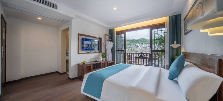 青城山水·庭院江景民宿(凤凰古城景区南华桥店)图片