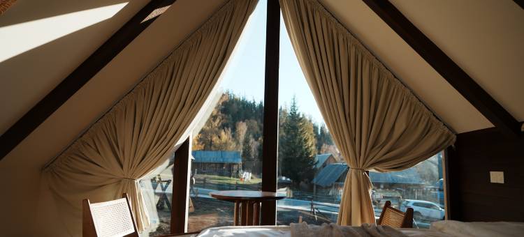 白哈巴山止川行民宿图片