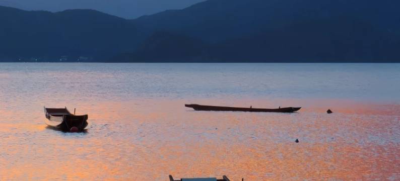 晏坐湖景清奢民宿(泸沽湖猪槽船游湖大落水村店)图片