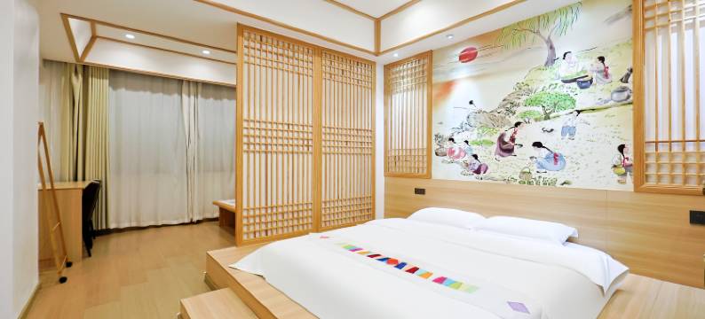 云宿·网红观景影院民宿(延吉延边大学网红墙店)图片