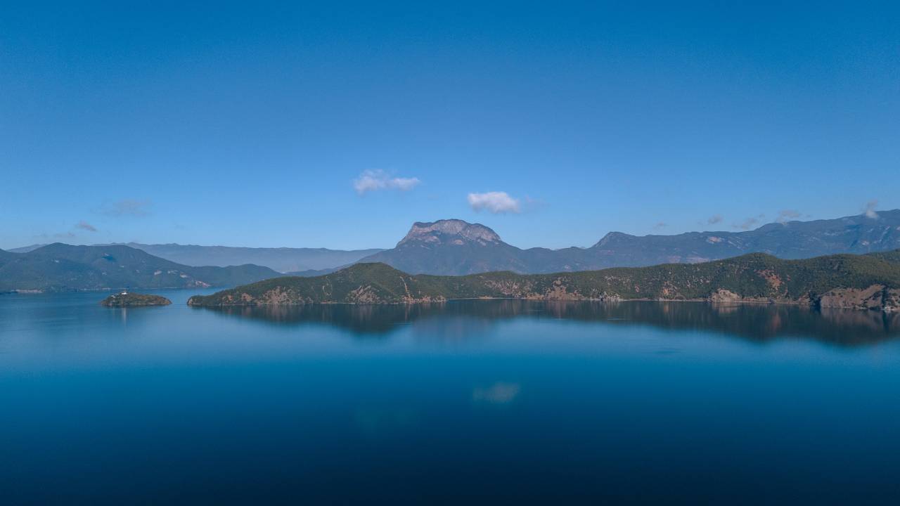 汀水岸丨圣托里尼日落湖景花园设计师度假酒店(泸沽湖店)图片