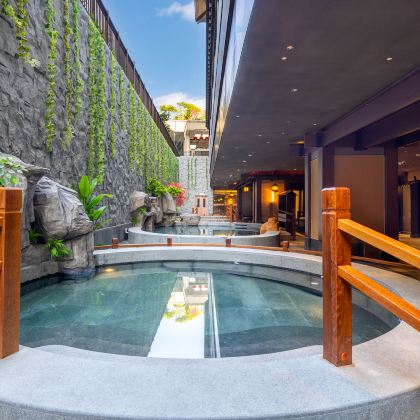 新兴+国恩寺+叱石风景区2日1晚跟团游