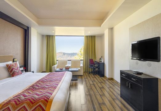 Sterling Kufri Hotel Overview