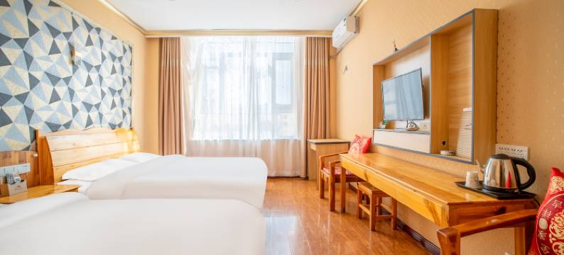 七彩丹霞鸿源酒店图片