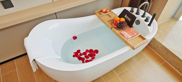 易趣·君临酒店(中山三乡雅居乐车站店)图片