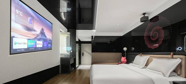 Crystal设计师高空酒店(东海高铁站步行街店)图片