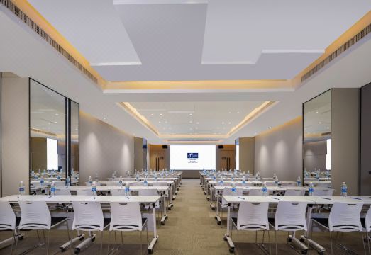 Holiday Inn Express Zhuhai Grand Theater by IHG Hotel Overview