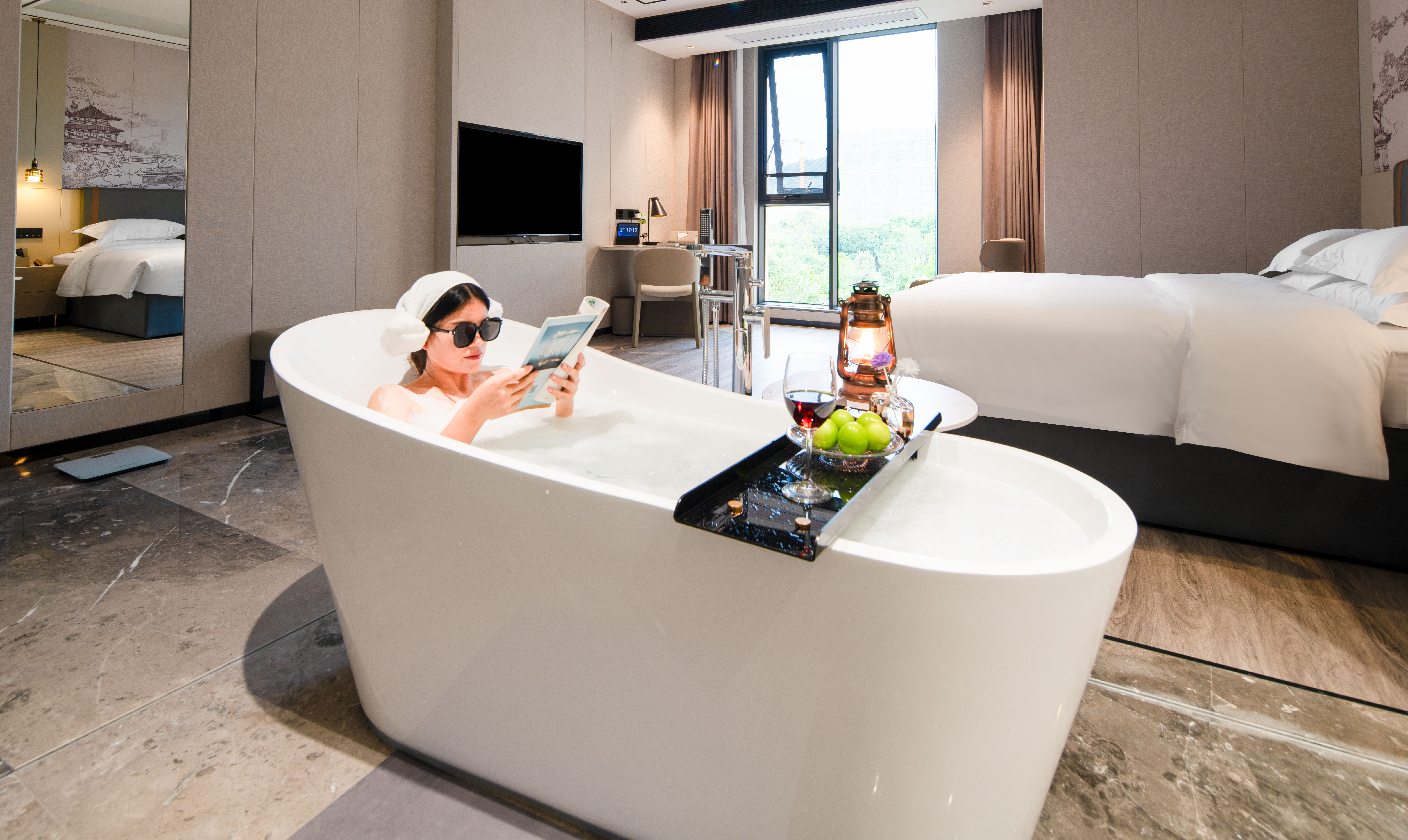 Fengbang Hotel (Kunming University Town South Metro Station)Over view