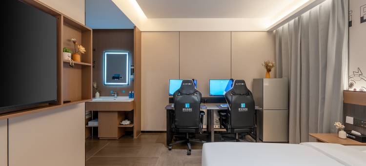 IDJ爱电竞酒店(青岛栈桥火车站金茂湾店)图片