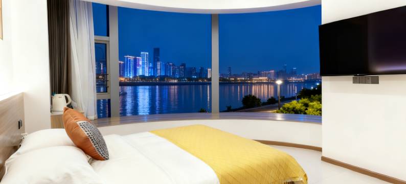 朝花江景酒店图片