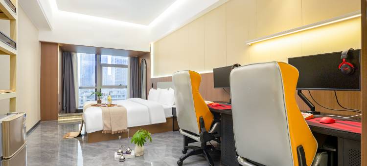 鲤白电竞酒店(长沙开福寺地铁站店)图片