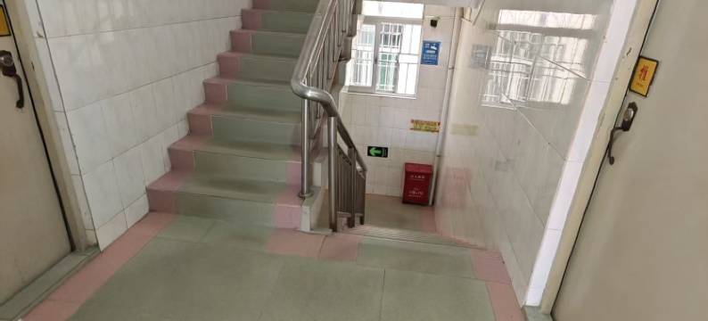 爱在·鸿运旅馆(元芬地铁站店)图片