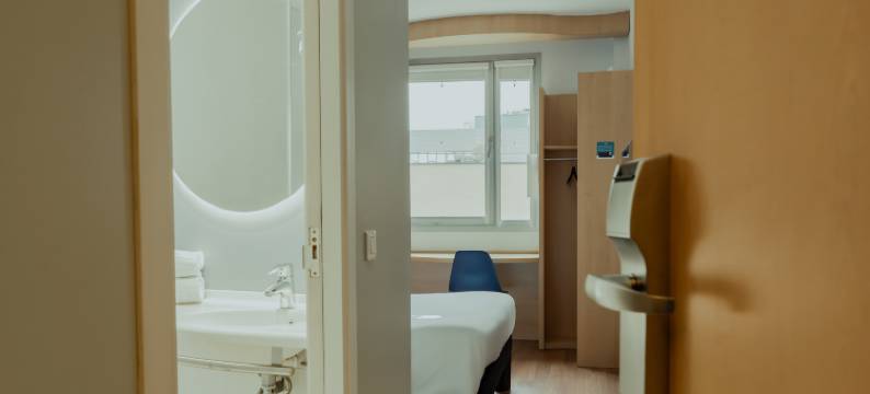 宜必思巴塞罗那广场 Glories 22 酒店(Ibis Barcelona Plaza Glories 22)图片