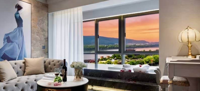 范思江景酒店(长沙五一广场碧沙湖地铁站店)图片