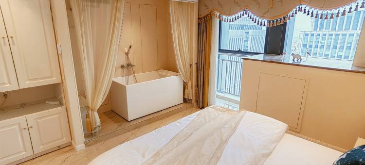 如棠巨幕影音公寓(河西万达广场店)图片