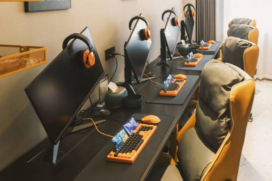 网鱼电竞酒店(杭州庆春广场地铁站店)图片