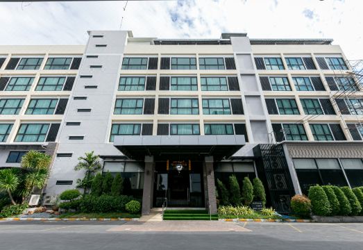 Grand Ratchapruek HotelHotel Overview