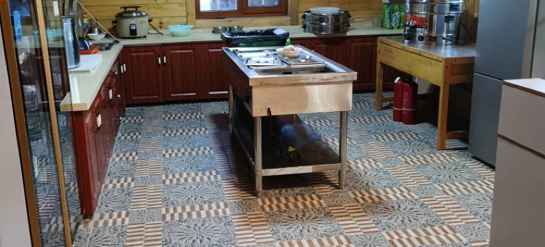 将军山国际滑雪度假区山顶太空舱滑雪度假营地图片