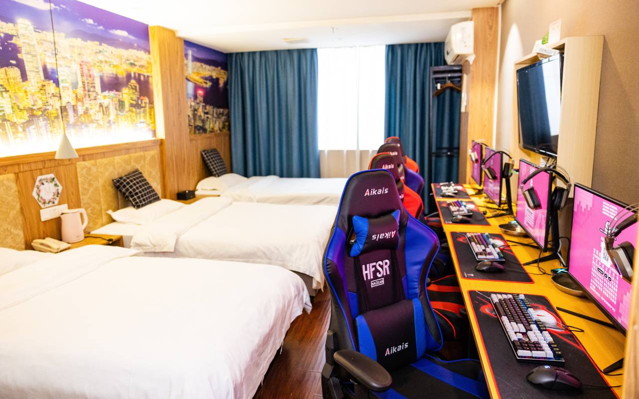 地平线电竞民宿(靖江上海城店)