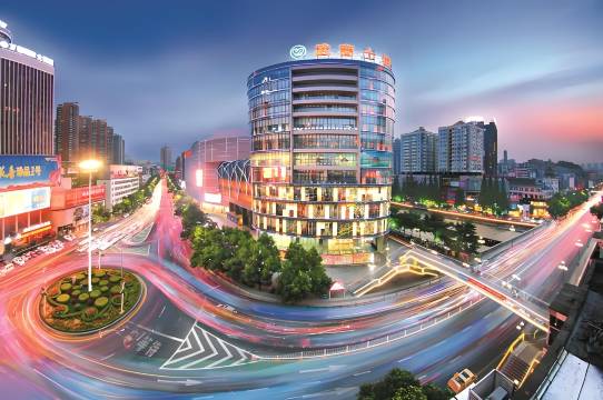 四·季国际酒店(十堰北京中路大学城店)图片