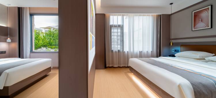 西西里智选酒店(黔西步行街水西公园店)图片