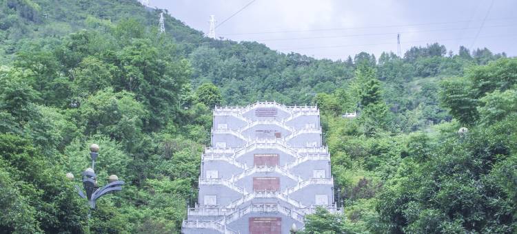 大巴山假日酒店图片