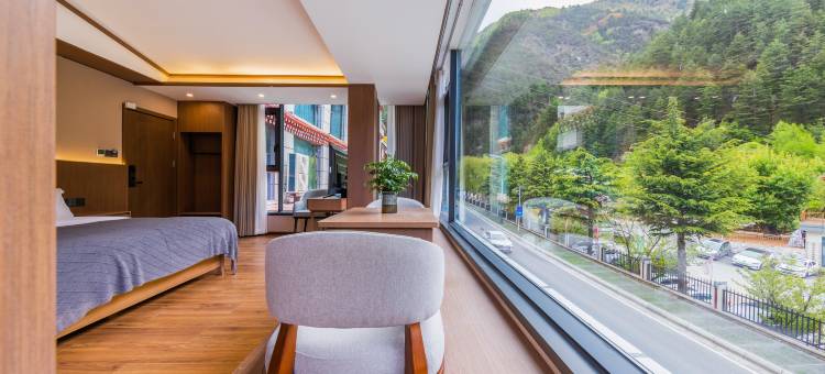 贵山商务智能酒店(四姑娘山双桥沟景区店)图片