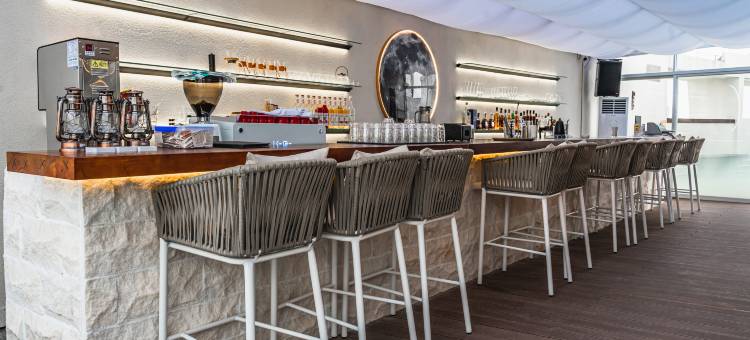 珠海2000年大酒店(万象汇情侣中路店)图片